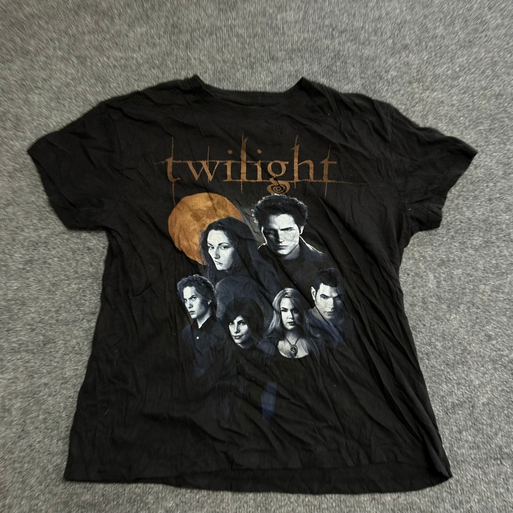 The Twilight Saga T-Shirt Womens Size L Black Graphic Movie Cast Cotton Tee